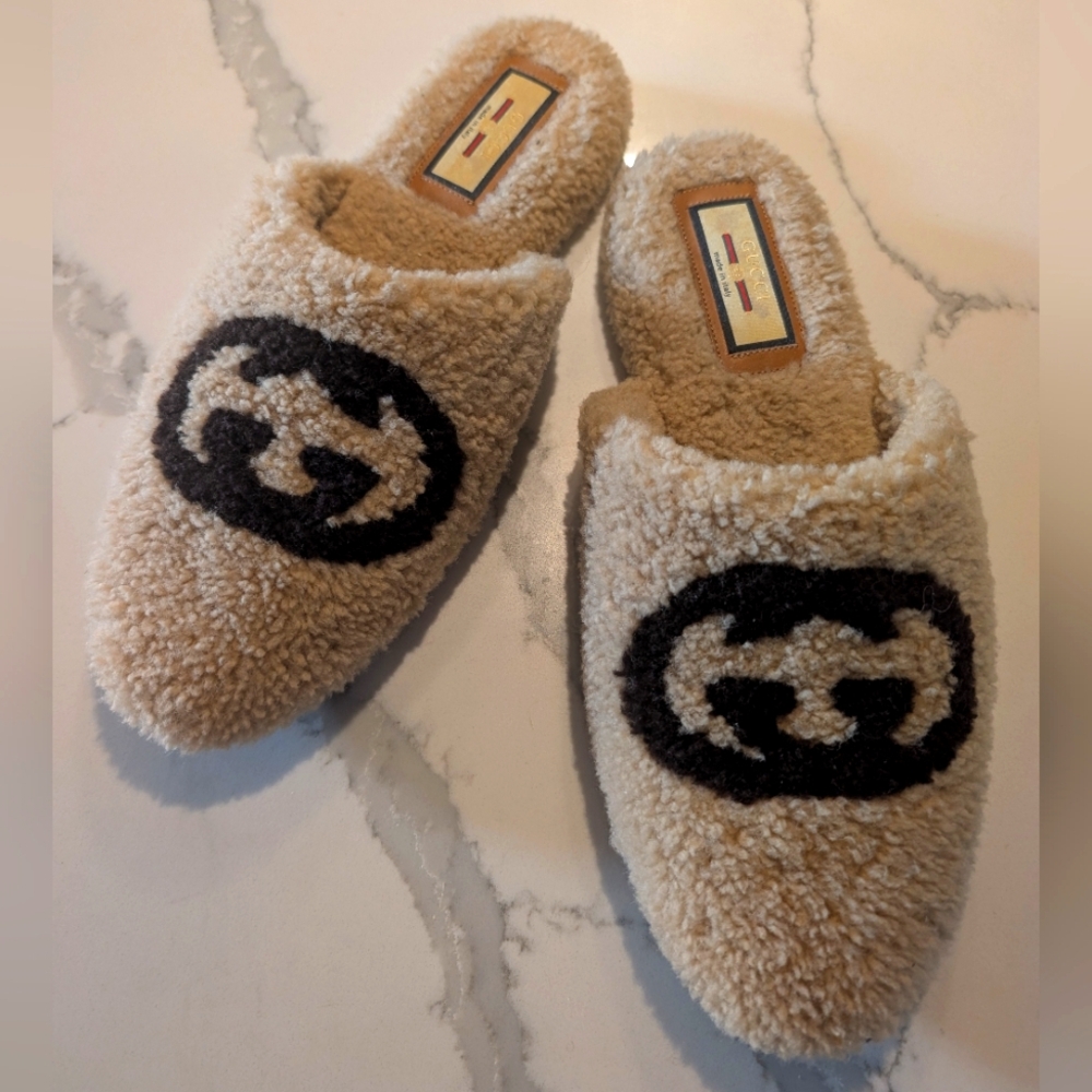 🧸$500 Direct Gucci GG Butterscotch Shearling Teddy Slippers Like New Condition!